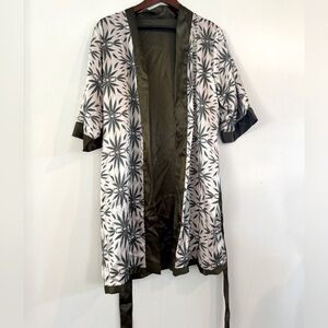 NWOT Reversible Cannabis weed leaf kimono Small